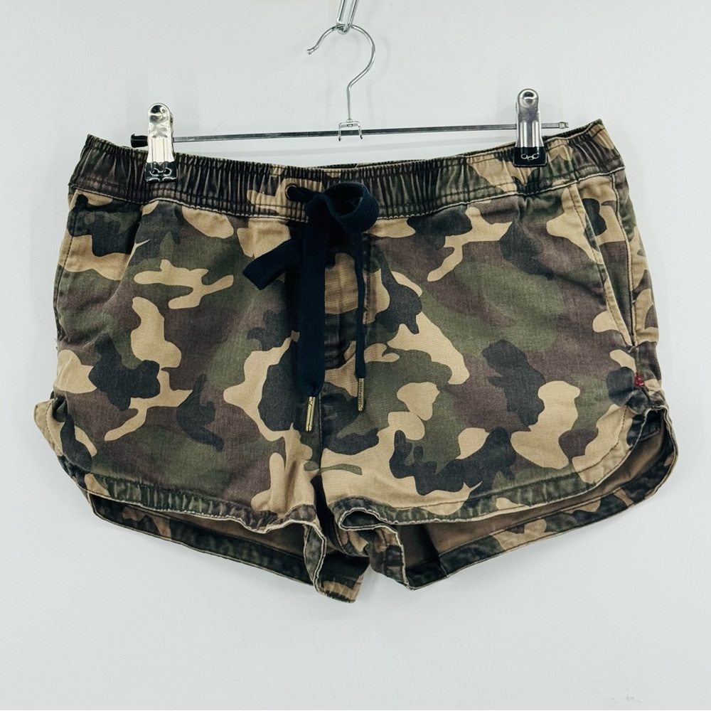 Warp + Weft Honolulu Jogger Camo Women's Shorts, Small